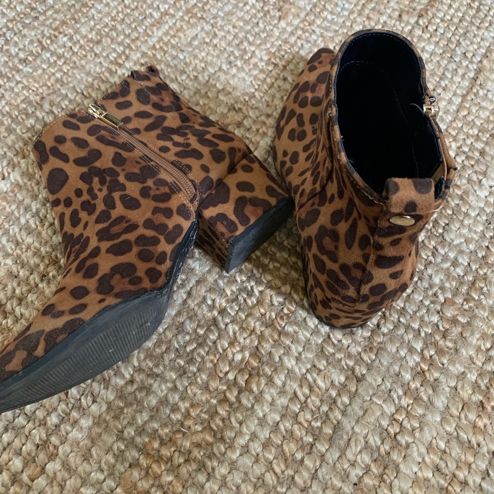 A New Day leopard boots size 9 wide